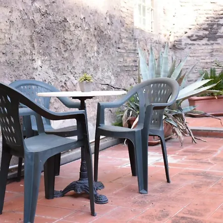Agrippa's Terrace Apartment *