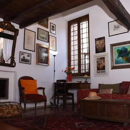 Agrippa's Terrace Apartment Rome